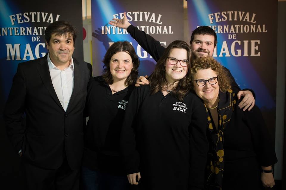 La famille Souchet au complet : Gérard, Clémentine, Margot, Antoine et Monique